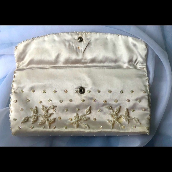 Vintage 1960s Hand Beaded Sequin Purse Clutch & Matching gloves Set - Picture 4 of 5